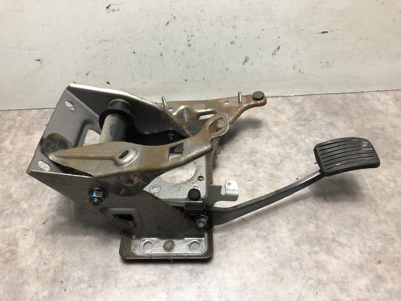 Pedale de frein VOLVO V 40 1 PHASE 2 BREAK Diesel - 1