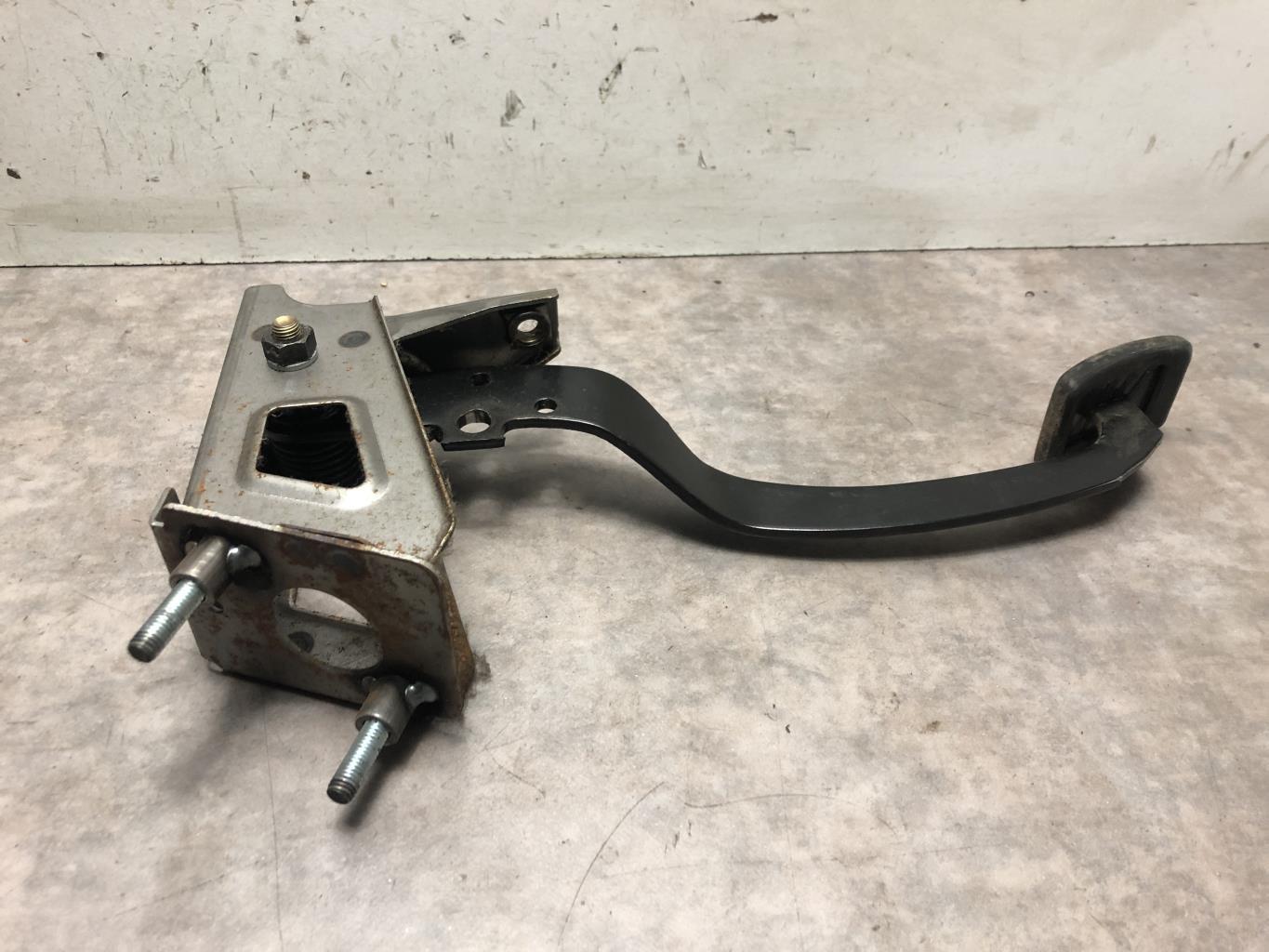 Pedale d'embrayage VOLVO V 40 1 PHASE 2 BREAK Diesel - 1