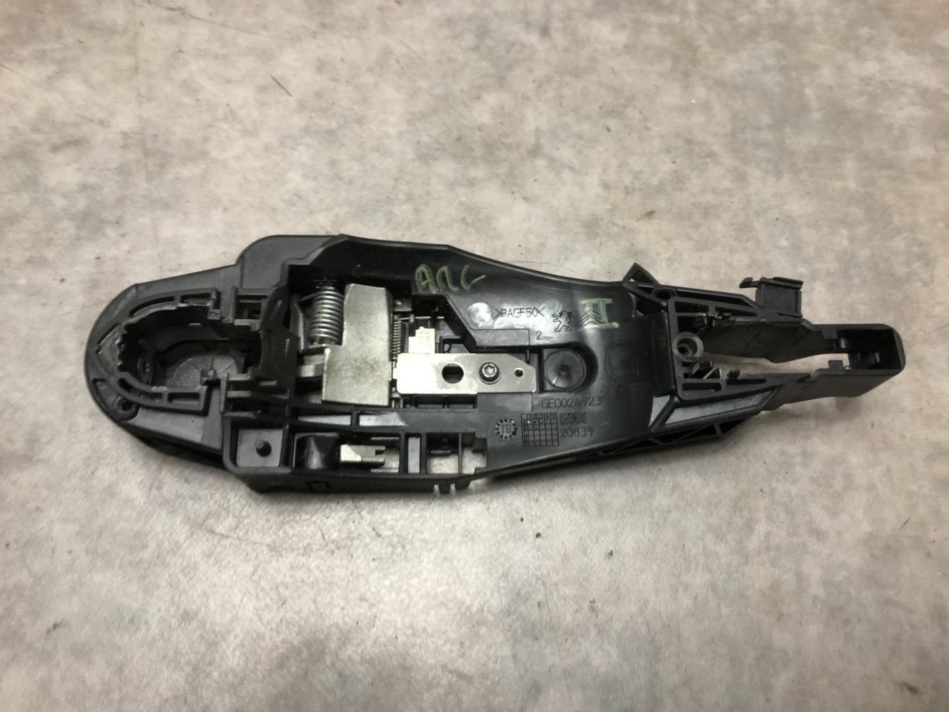 Supporto maniglia portiera posteriore sinistra PEUGEOT 3008 2  - 1