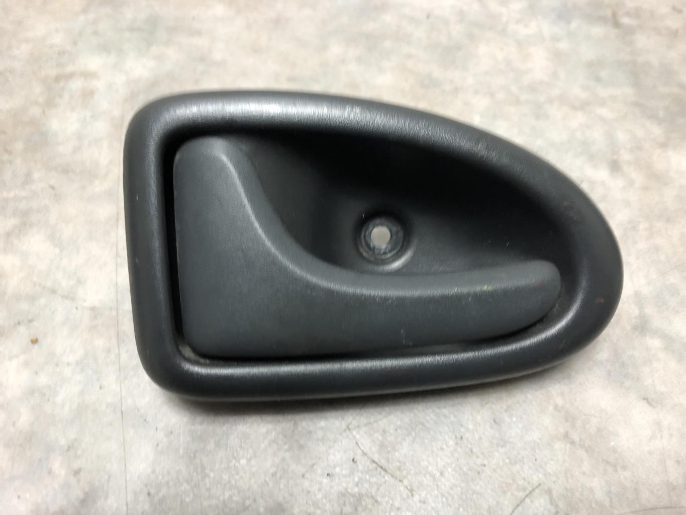 Maniglia interna porta bagagliaio sinistra RENAULT TRAFIC 2 PHASE 2 Diésel - 1