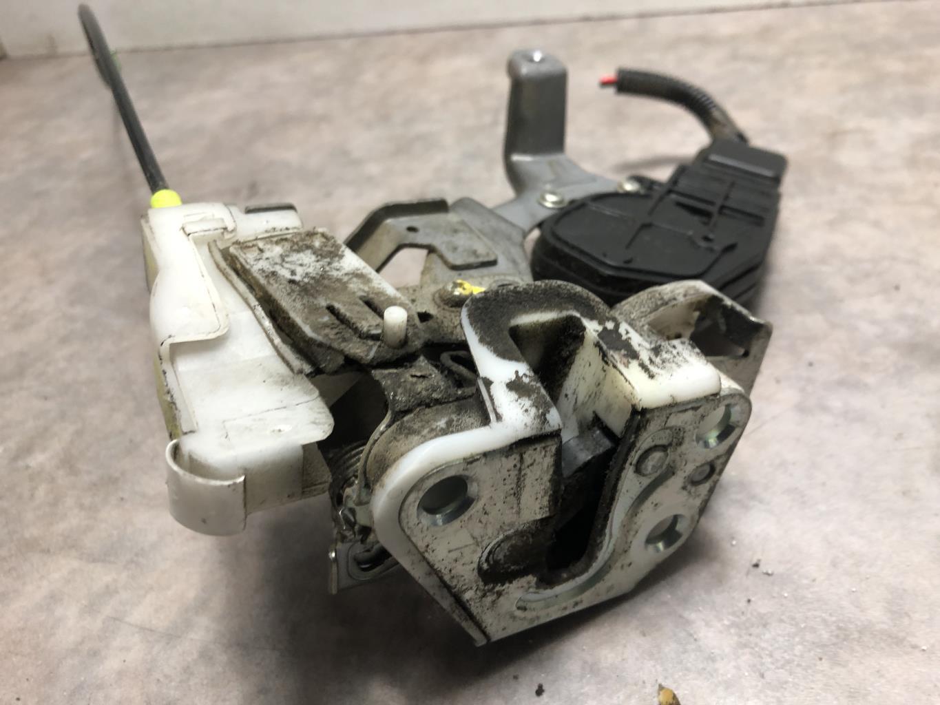 Serrure arriere gauche CITROEN C1 1 PHASE 1 Diesel - 1