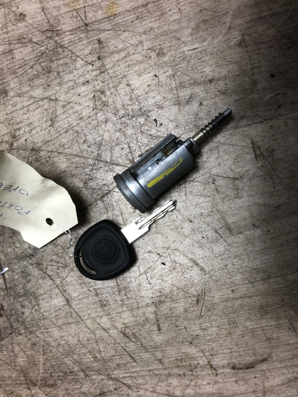 Blocchetto serratura portiera anteriore sinistra OPEL CORSA D  - 1