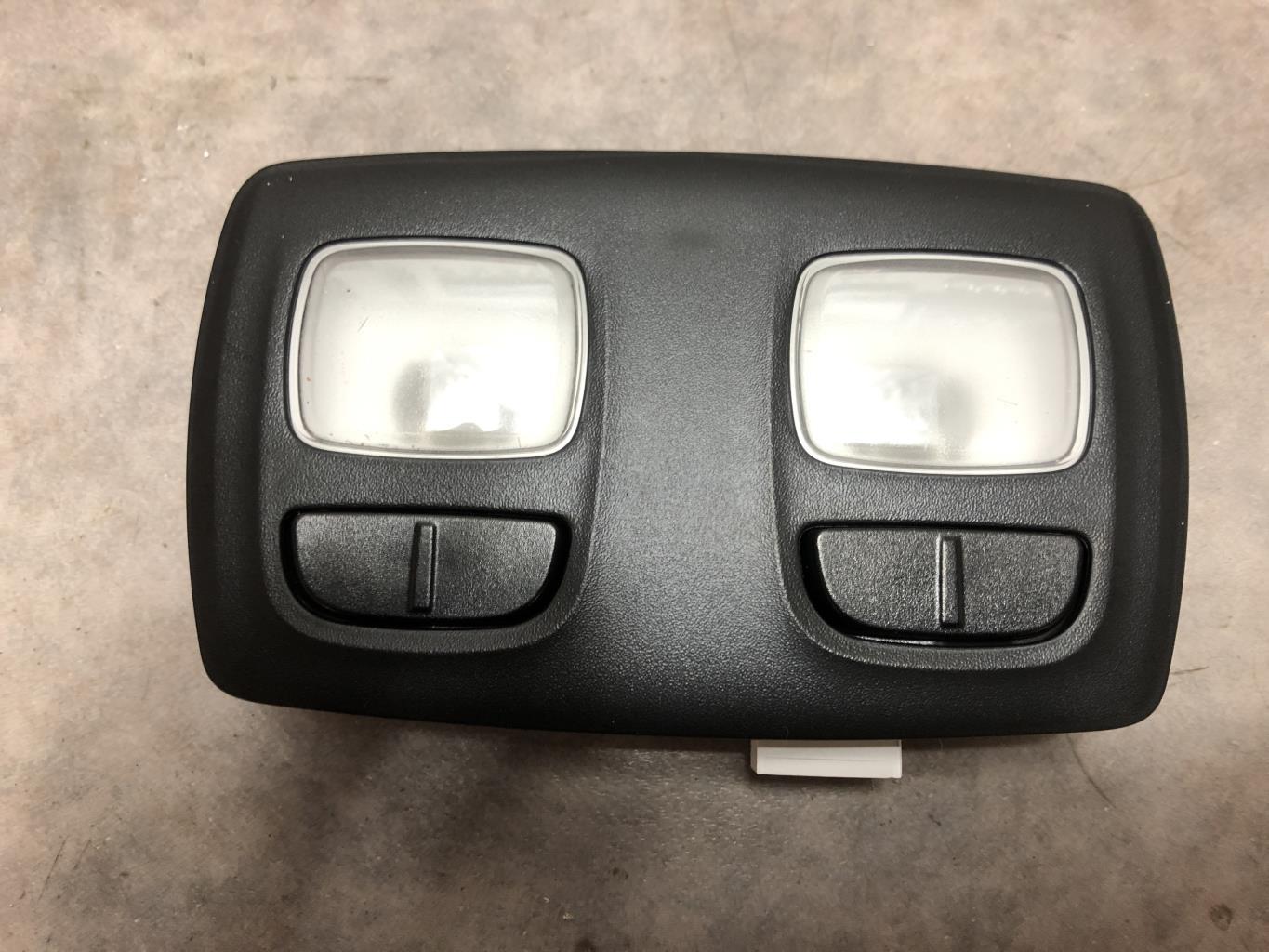 Eclairage de plafonnier RENAULT CLIO 5 PHASE 1 Essence - 1