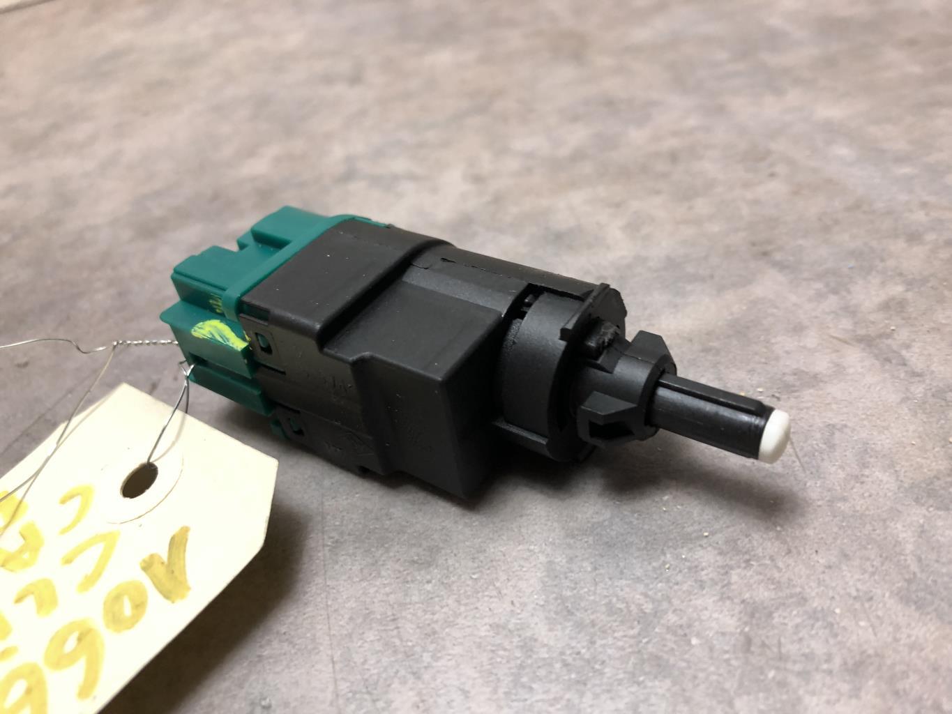 Contattore luce stop RENAULT CLIO 5 PHASE 1 Gasolina - 1