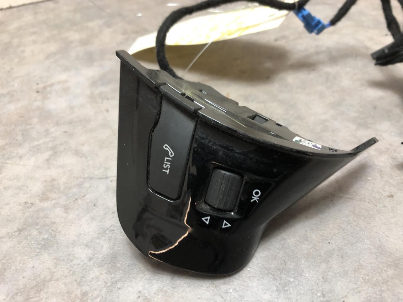 Commande autoradio PEUGEOT 308 2 PHASE 1 Diesel - 1