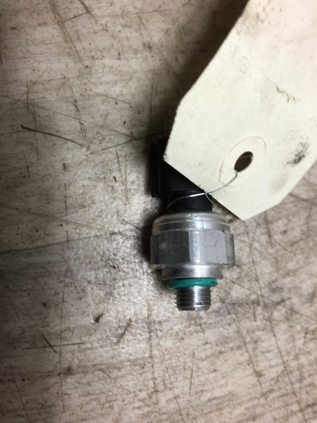 Pressostat de climatisation RENAULT CLIO 5 PHASE 1 Essence - 1