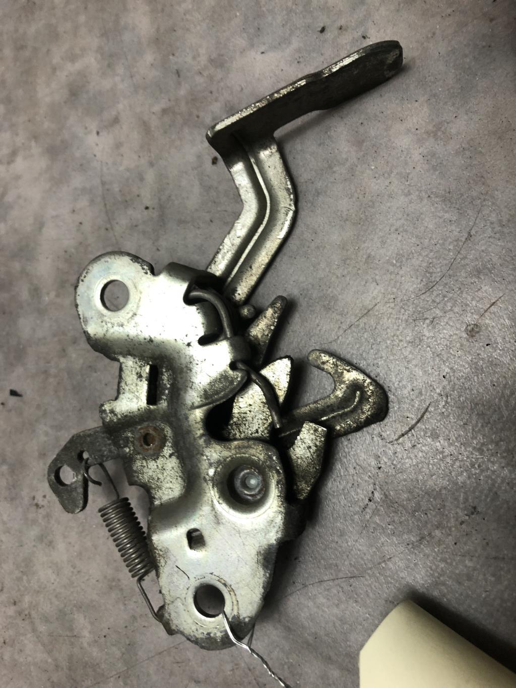 Serrure de capot PEUGEOT 308 1 PHASE 1 Essence - 1