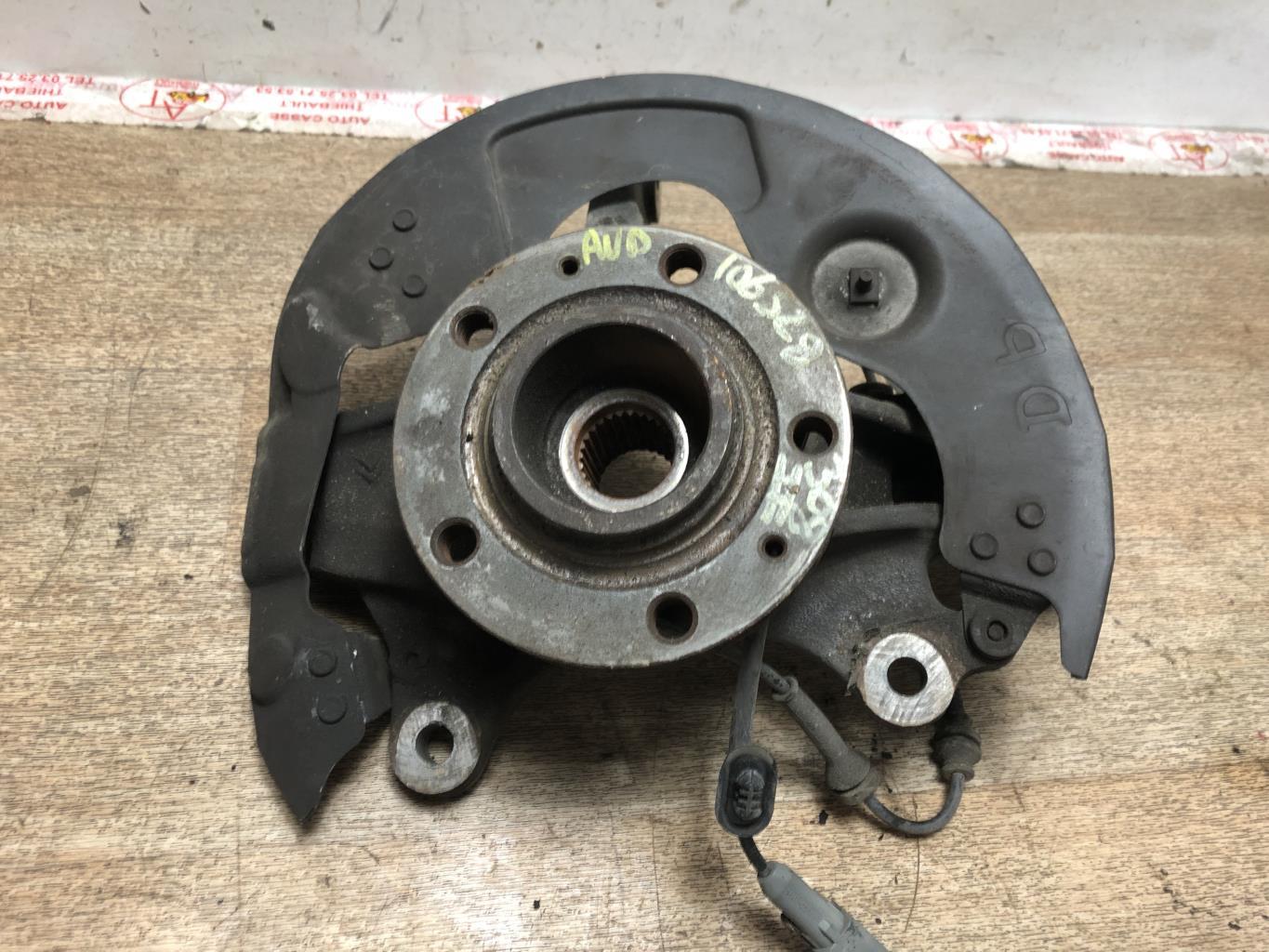 Fusee avant droit PEUGEOT 308 2 PHASE 1 Diesel - 1