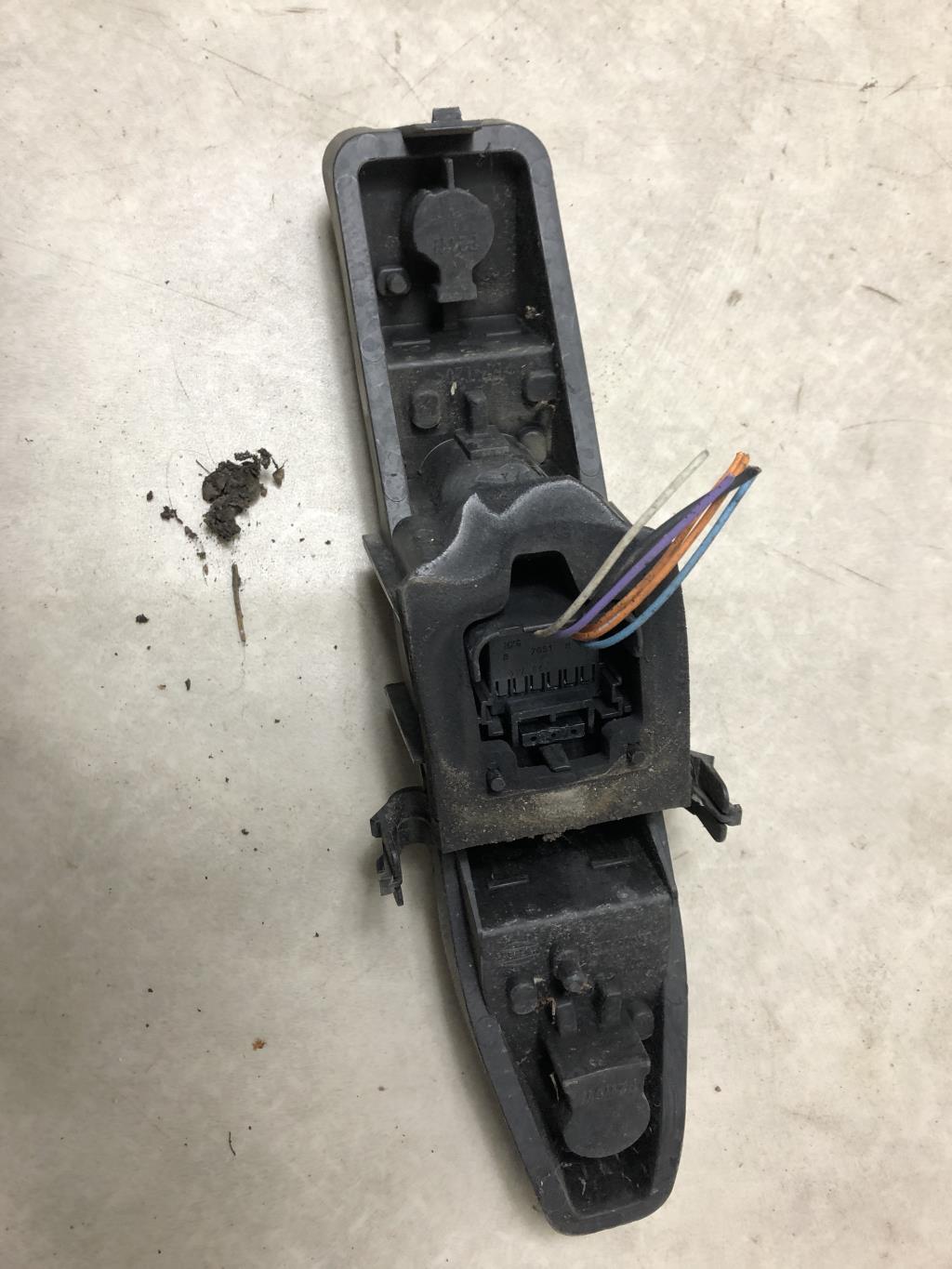 Base portalampade fanale posteriore sinistro RENAULT SCENIC 2 PHASE 2 Diésel - 1
