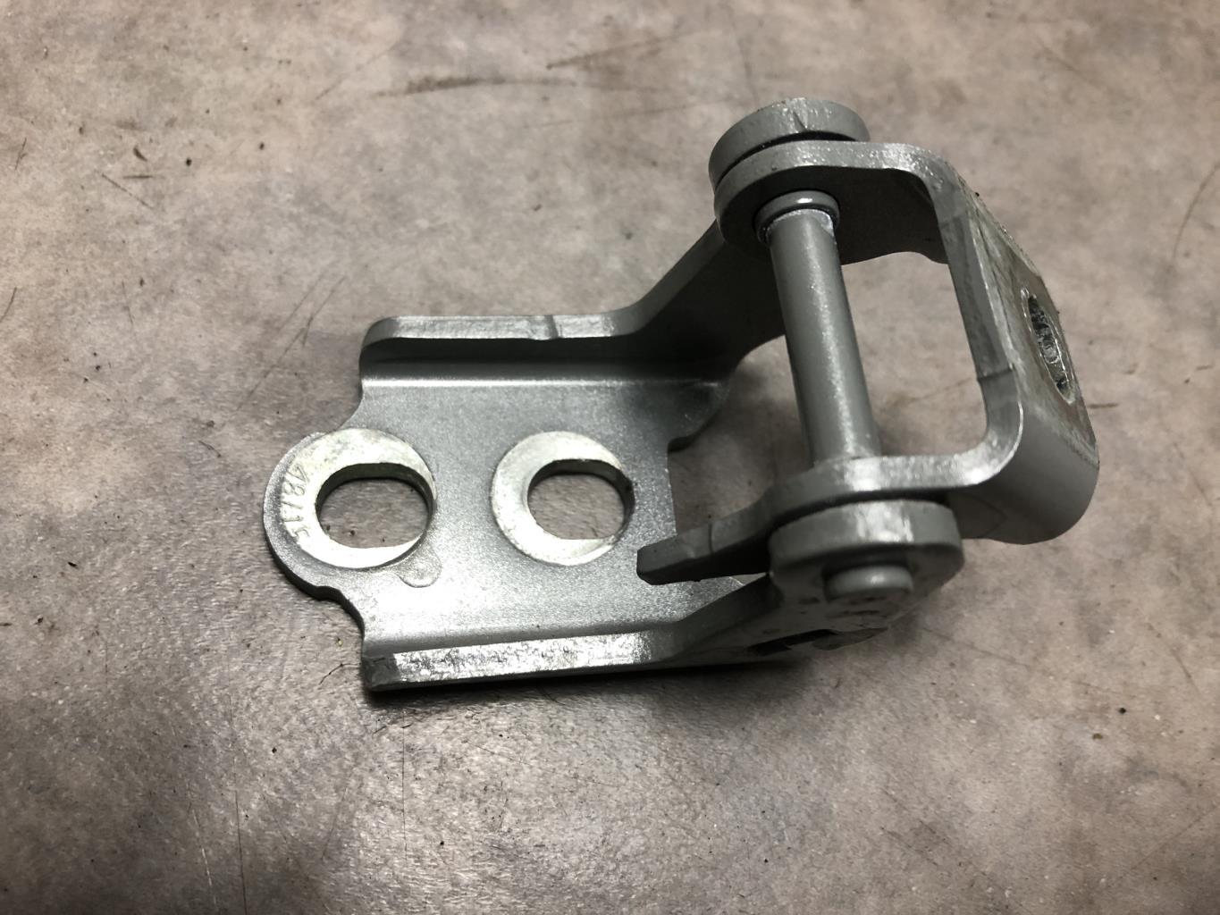 Cerniera portiera anteriore sinistra RENAULT MEGANE 4 PHASE 1 Diésel - 1