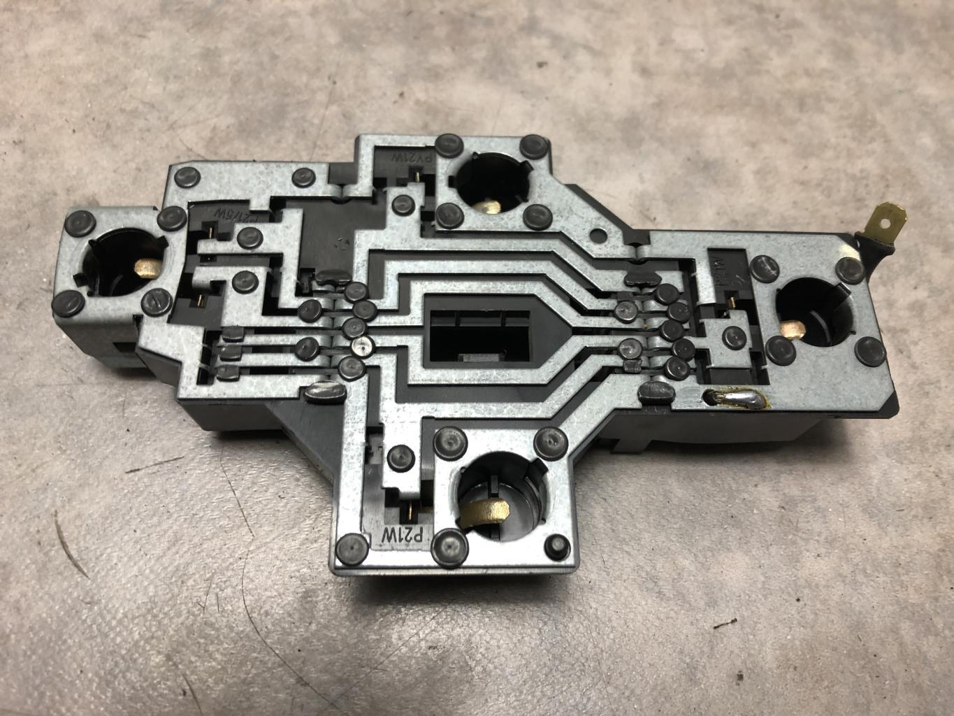 Base portalampade fanale posteriore destro RENAULT SCENIC 1 PHASE 2 Gasolina - 1