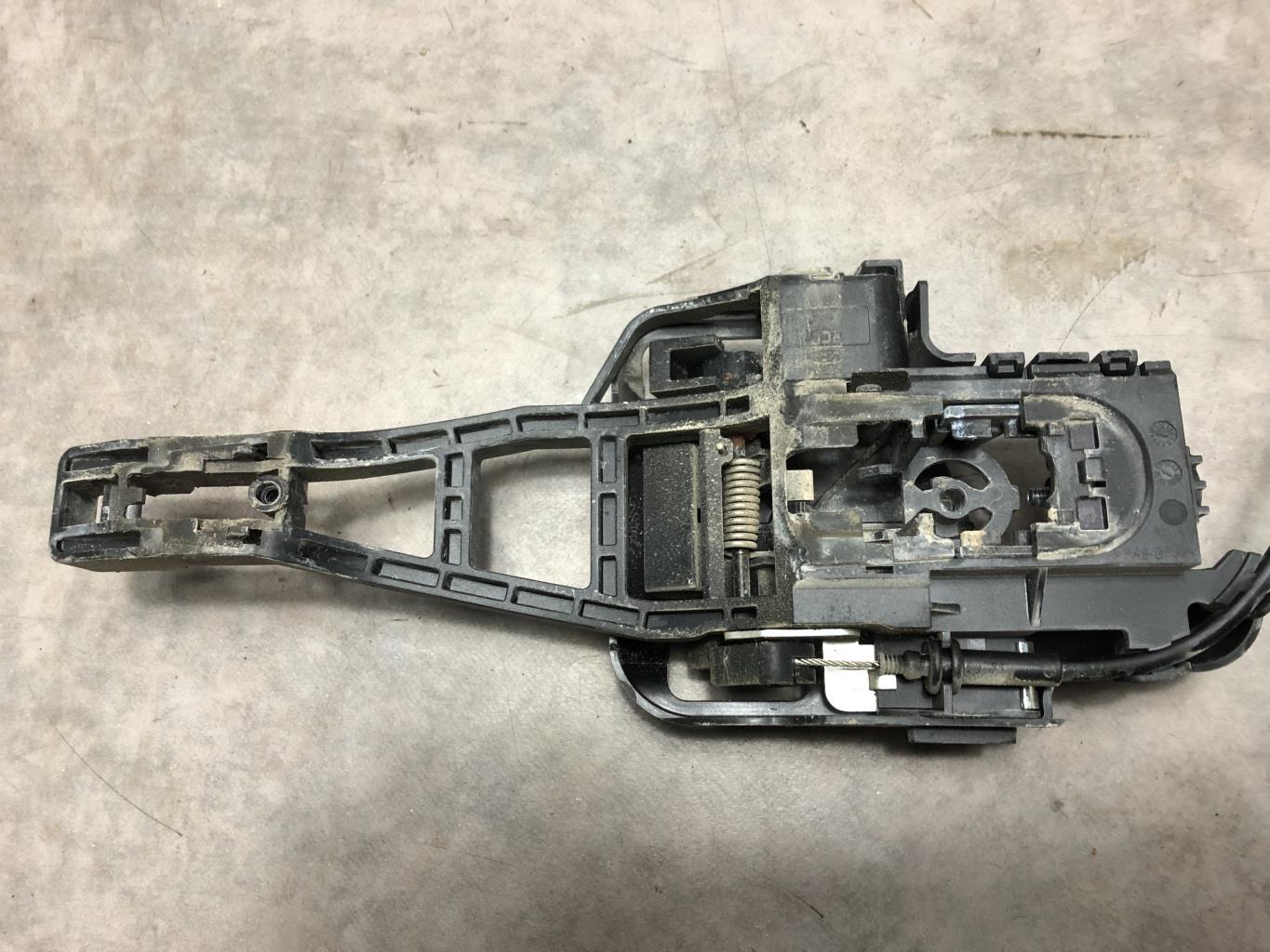 Support poignee porte arriere droite FORD TRANSIT 5 PHASE 1 Diesel - 1