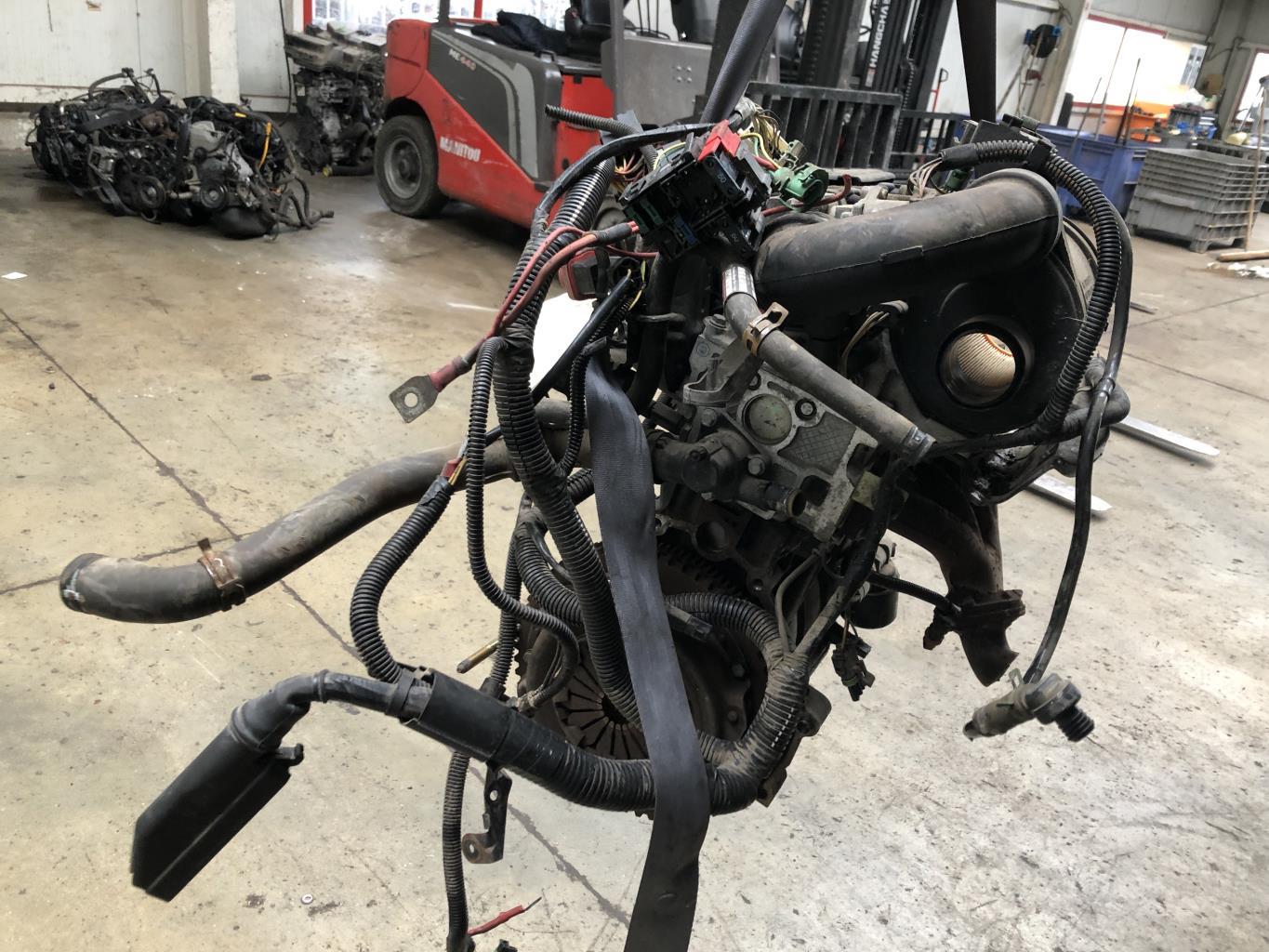 Moteur RENAULT CLIO 2 PHASE 1 Essence - 1