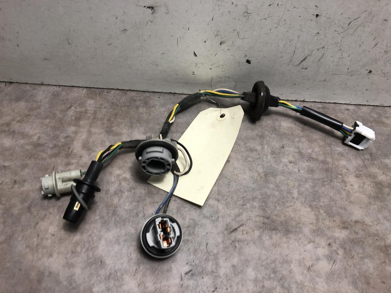 Base portalampade fanale posteriore destro NISSAN PULSAR Diésel - 1