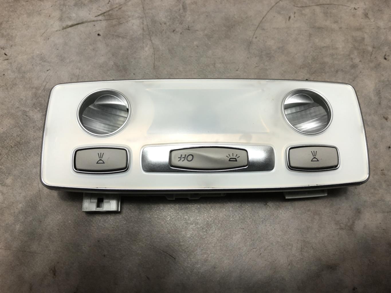 Eclairage de plafonnier RENAULT LAGUNA 3 PHASE 1  - 1