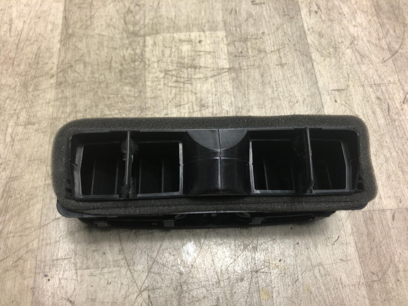 Bocchetta aerazione cruscotto VOLKSWAGEN GOLF 6 Gasolina - 1