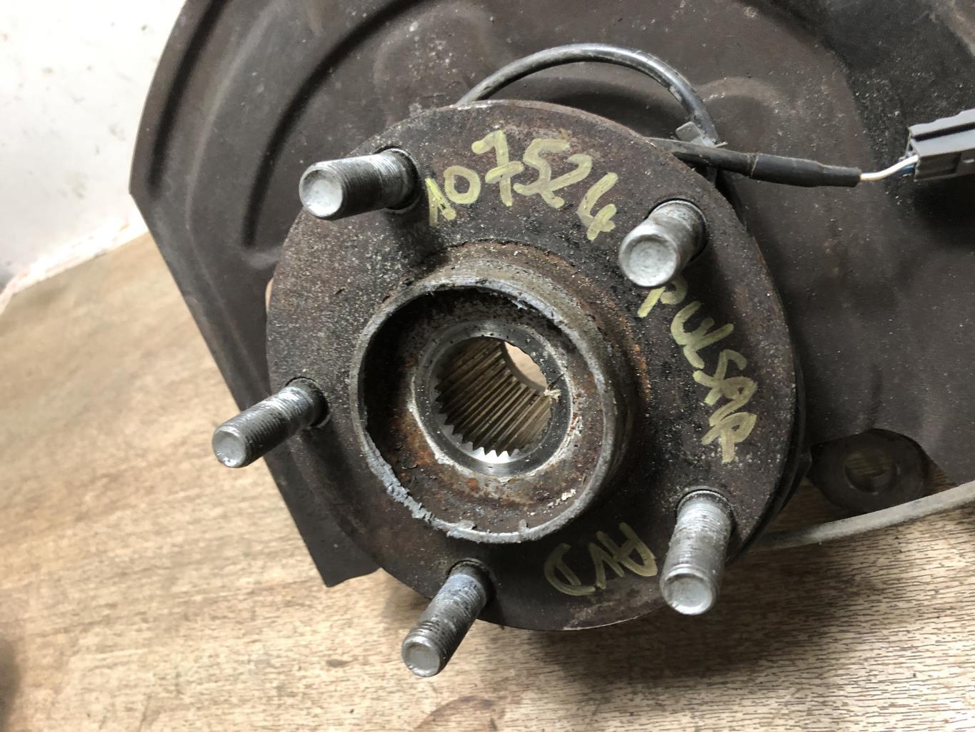 Fusee avant droit NISSAN PULSAR Diesel - 1
