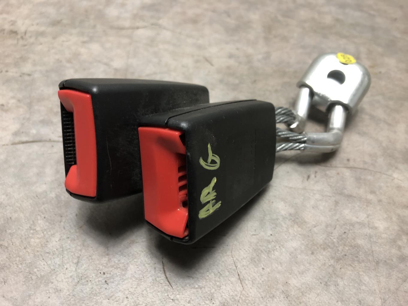 Aggancio cintura sicurezza posteriore sinistro VOLKSWAGEN GOLF 6 Gasolina - 1