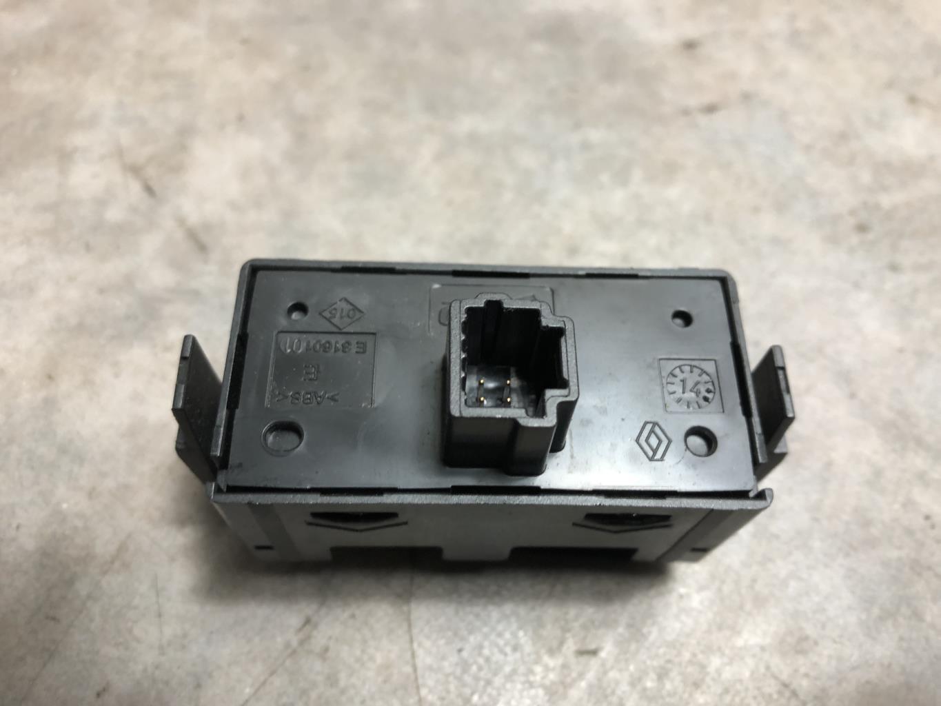 Bouton de warning DACIA SANDERO 2 PHASE 1 Essence - 1