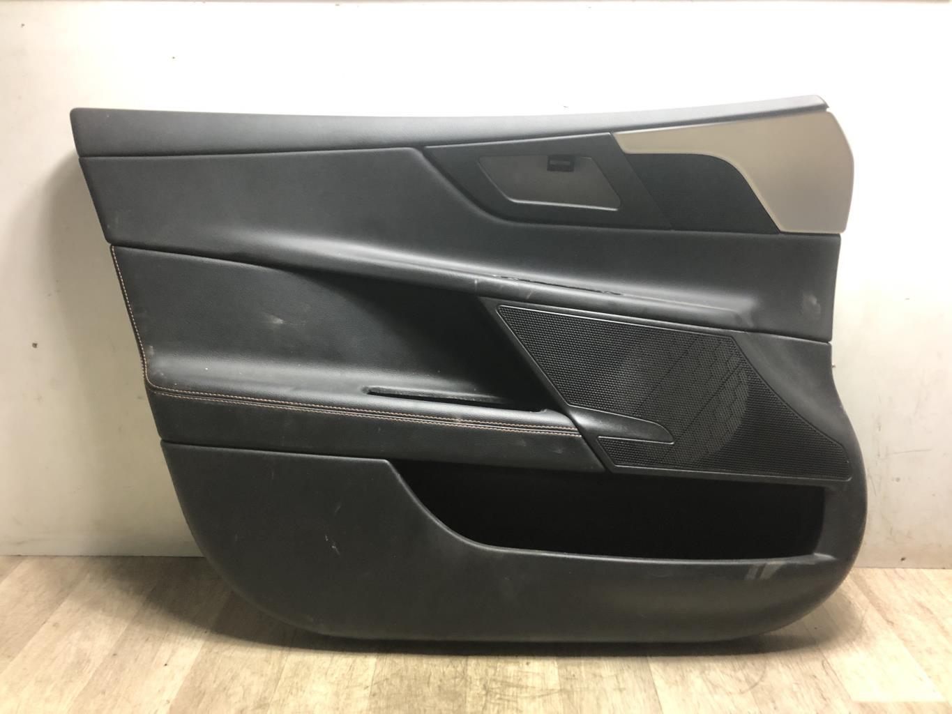 Panel de puerta delantera izquierda JAGUAR XE Diésel - 1