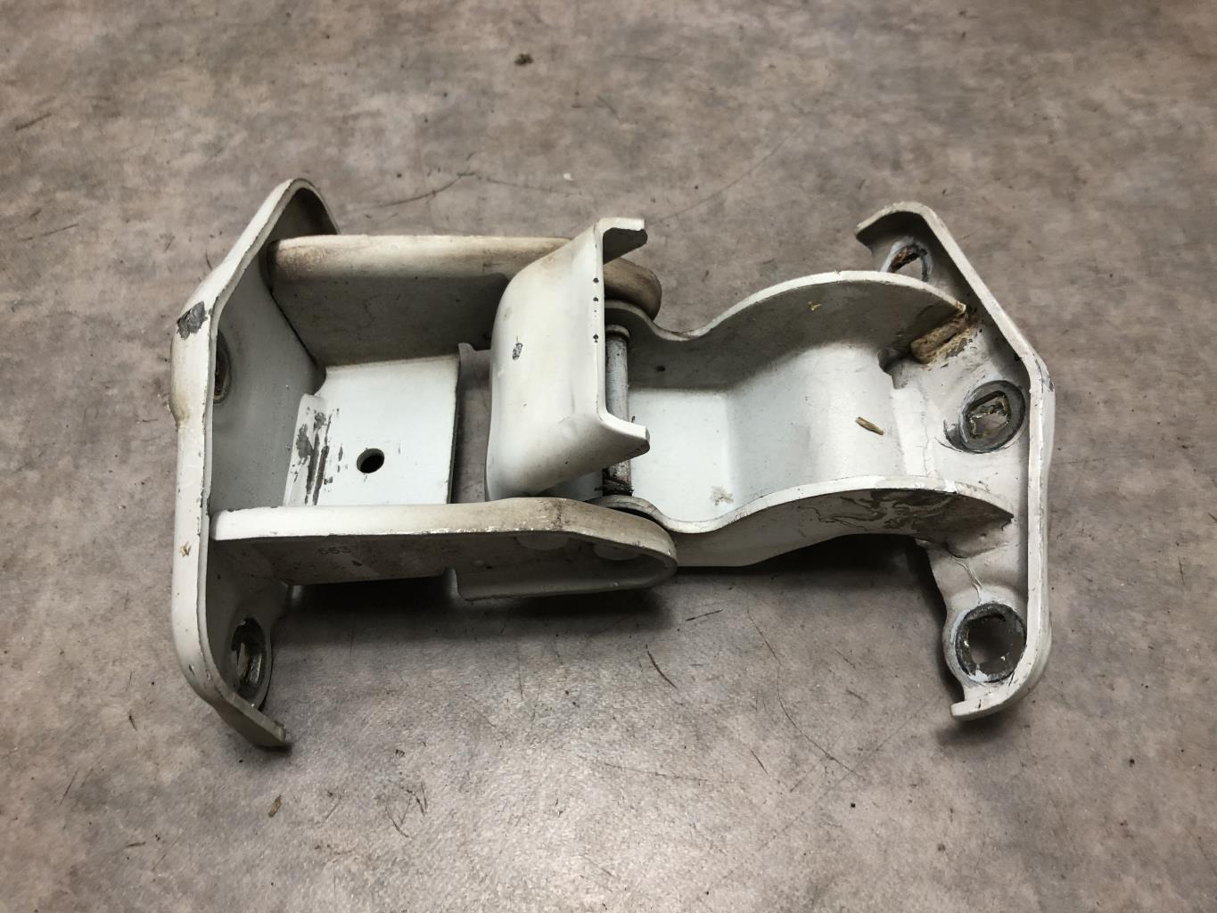 Charniere de porte de coffre gauche RENAULT TRAFIC 2 PHASE 1 Essence - 1