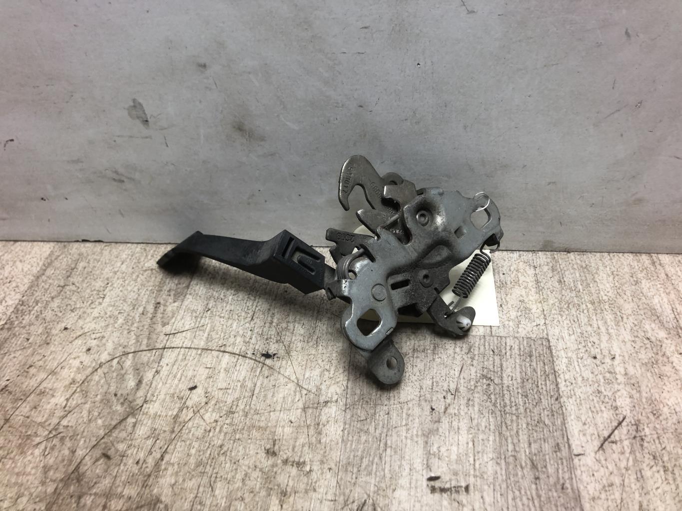 Serrure de capot CITROEN DS5 PHASE 1 Diesel - 1
