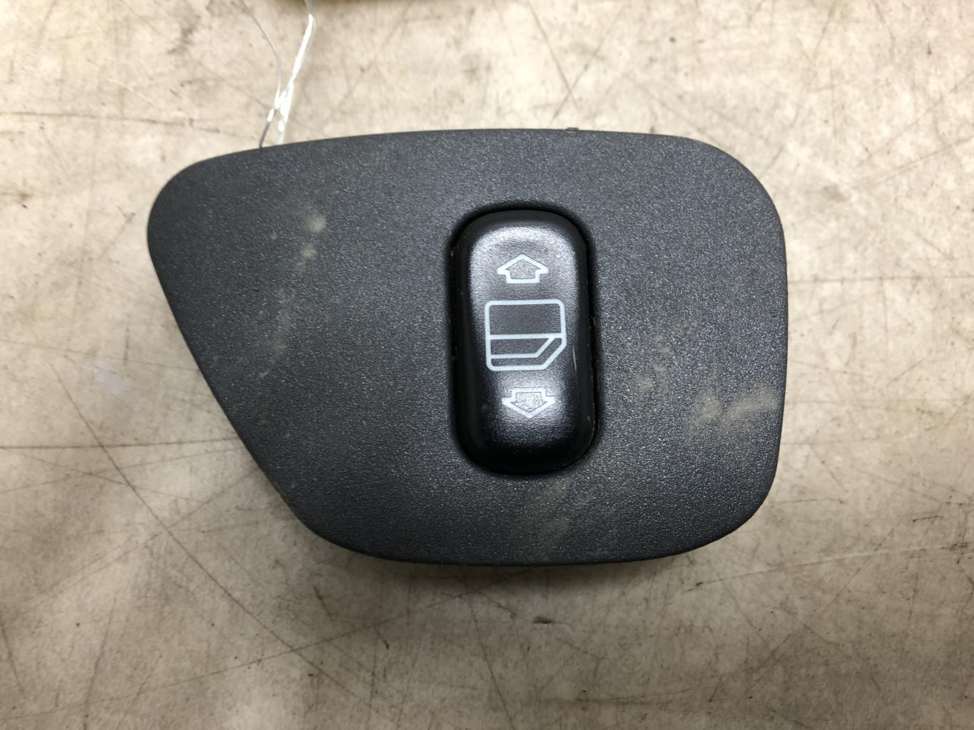 Interruttore lavacristalli posteriore destro MERCEDES CLASSE E 210 PHASE 2 Diésel - 1