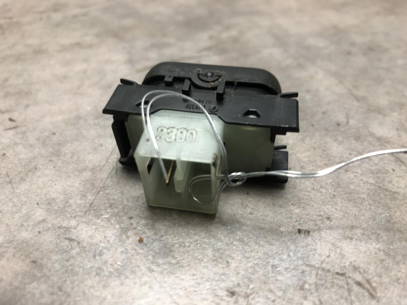 Bouton/Interrupteur MERCEDES CLASSE E 210 PHASE 2 Diesel - 1