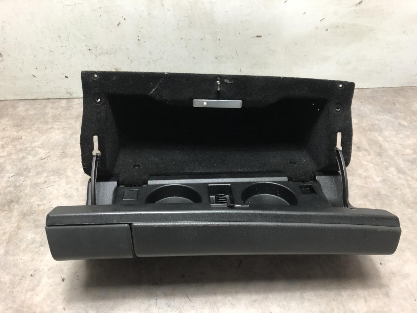 Boite a gants MERCEDES CLASSE E 210 PHASE 2 Diesel - 1