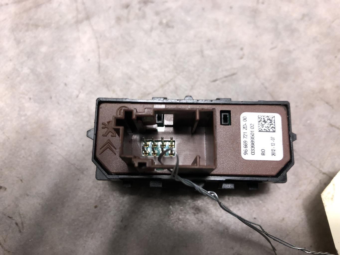 Bouton/Interrupteur CITROEN DS5 PHASE 1 Diesel - 1