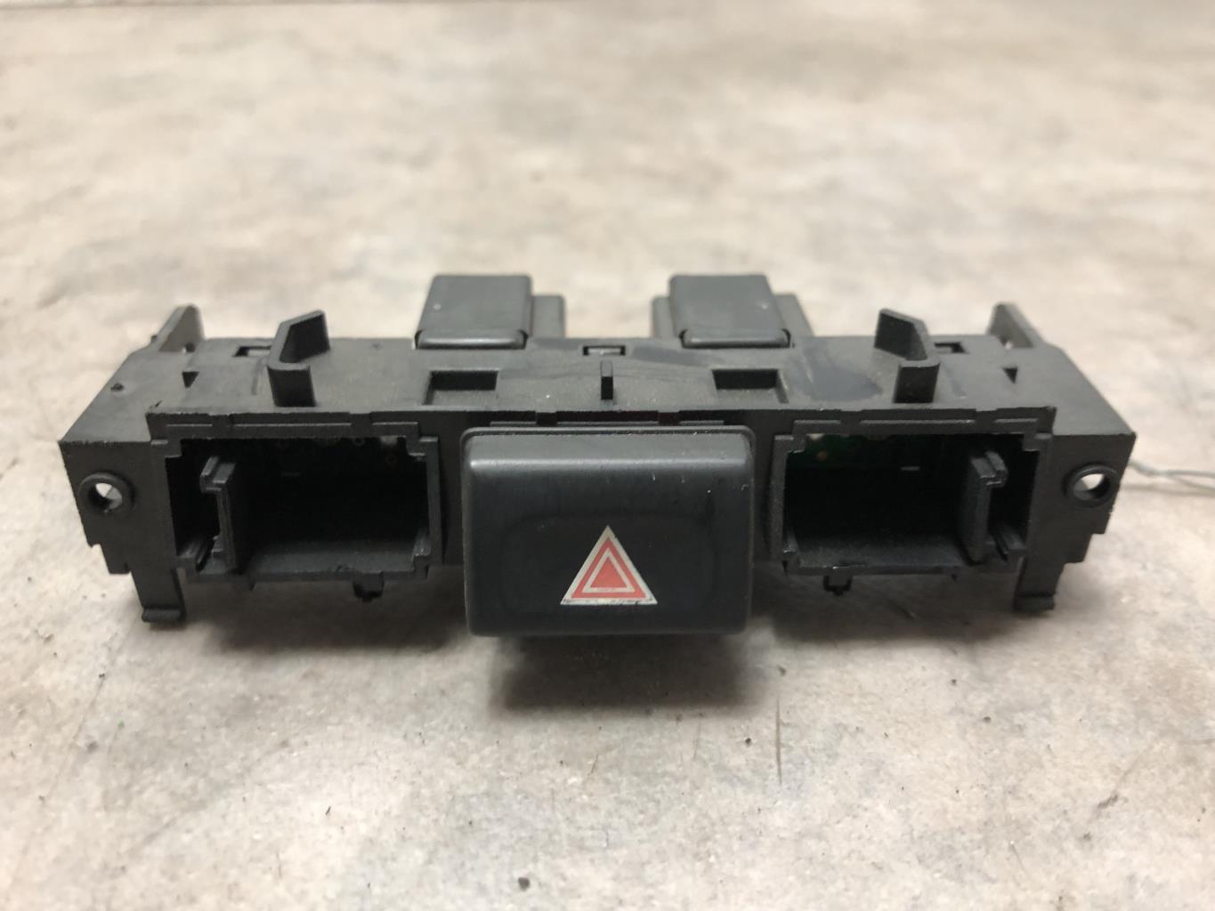 Bouton de warning JAGUAR X-TYPE PHASE 1 Diesel - 1