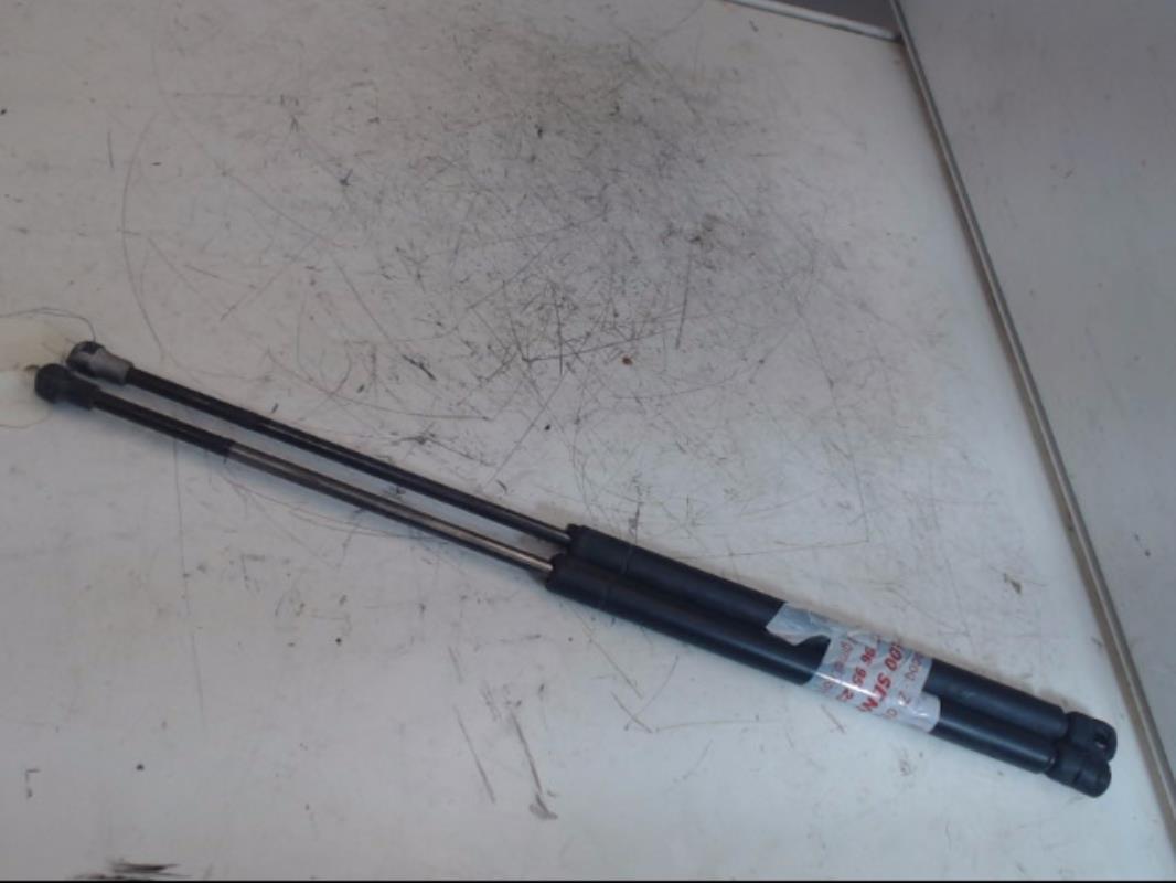 Verin de coffre VOLKSWAGEN GOLF 4 Essence - 1