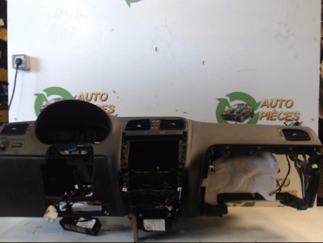 Tableau de bord VOLKSWAGEN POLO 5 PHASE 1 Diesel - 1
