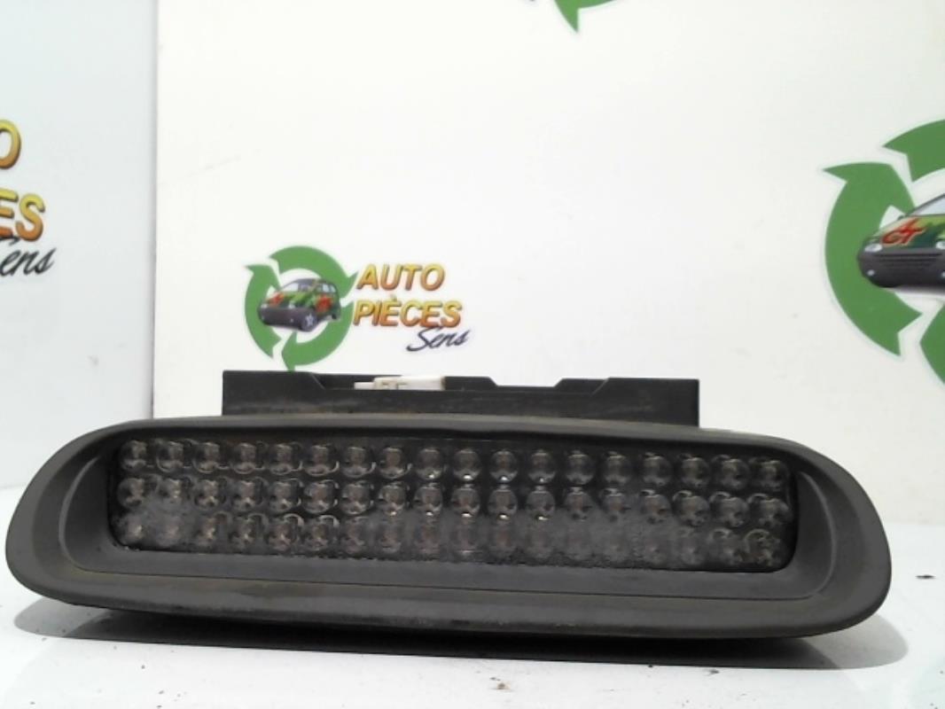 Feu arriere stop central HYUNDAI SANTA FE 1 Diesel - 1