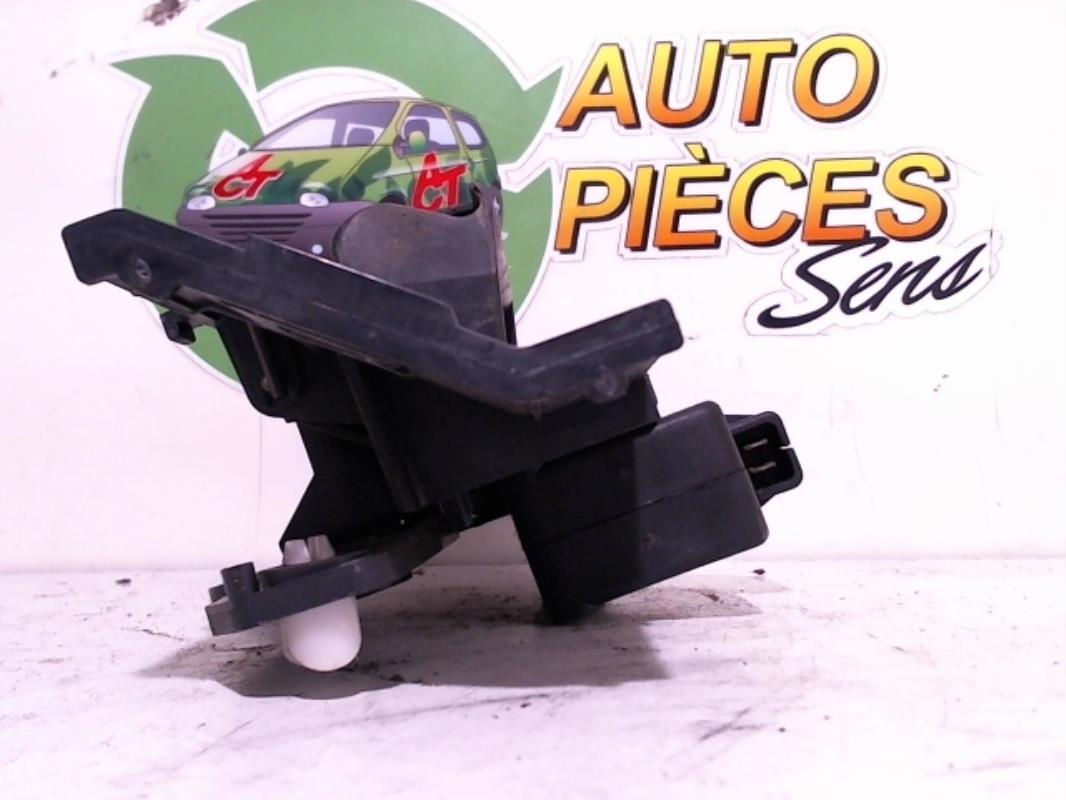 Poignee porte coffre PEUGEOT 206 PHASE 1 Essence - 1