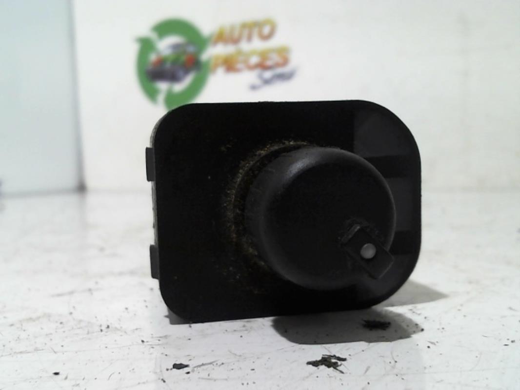 Commande retroviseurs AUDI A4 2 PHASE 1 Diesel - 1
