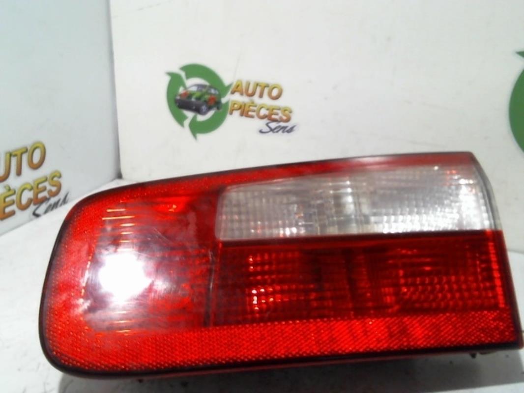 Feu arriere secondaire droit (feux) RENAULT LAGUNA 2 PHASE 1 Essence - 1