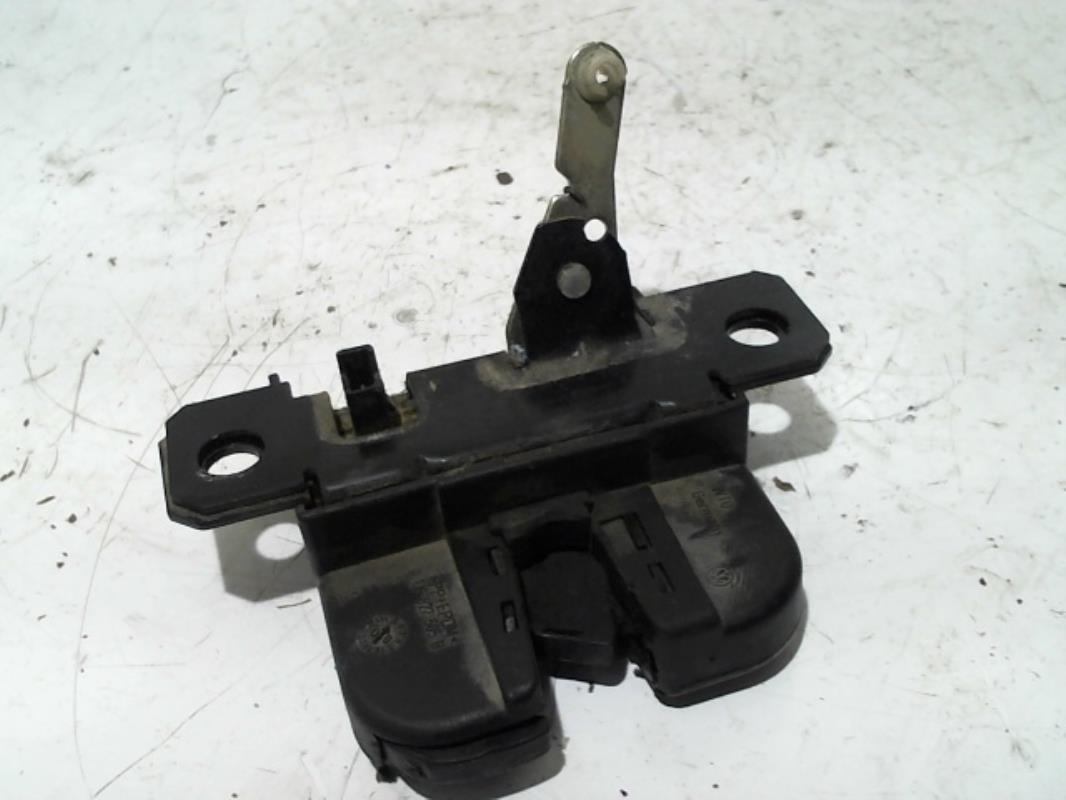 Serrure de coffre VOLKSWAGEN GOLF 4 Diesel - 1