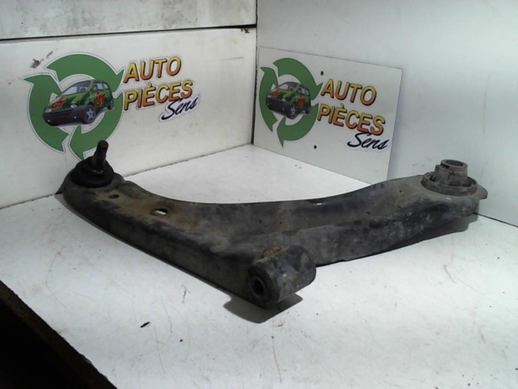 Triangle avant droit PEUGEOT 107  - 1