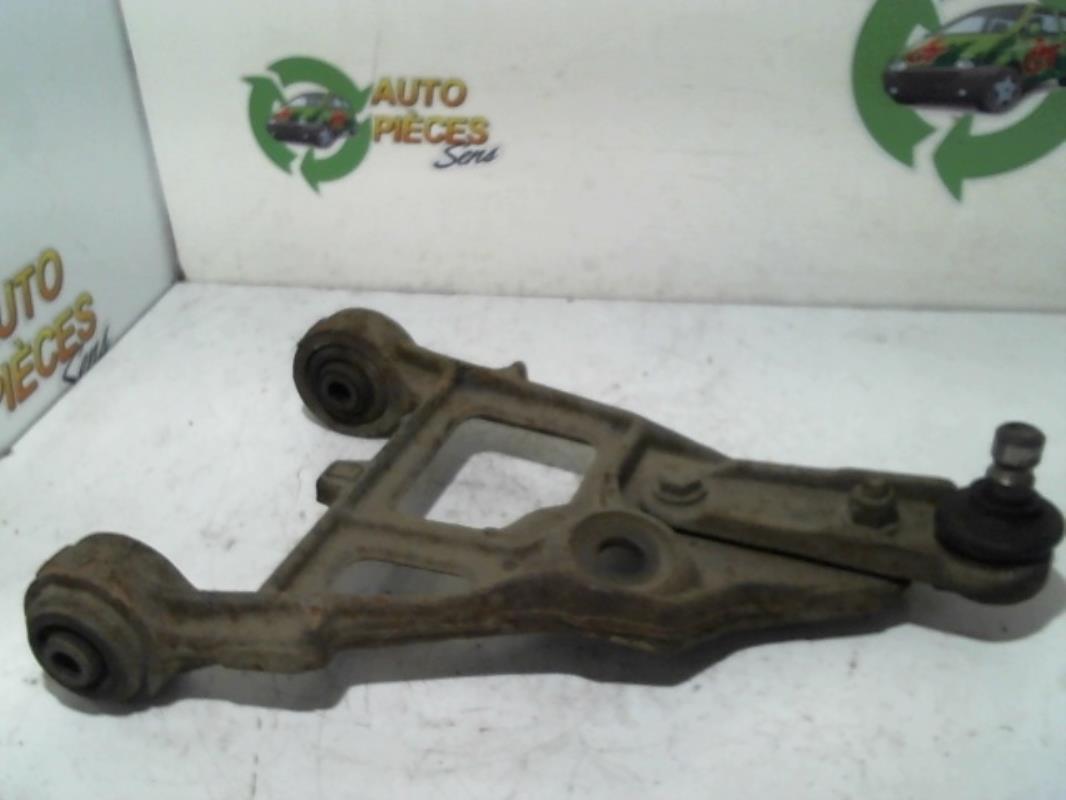 Triangle avant droit RENAULT MEGANE 1 PHASE 1  - 1