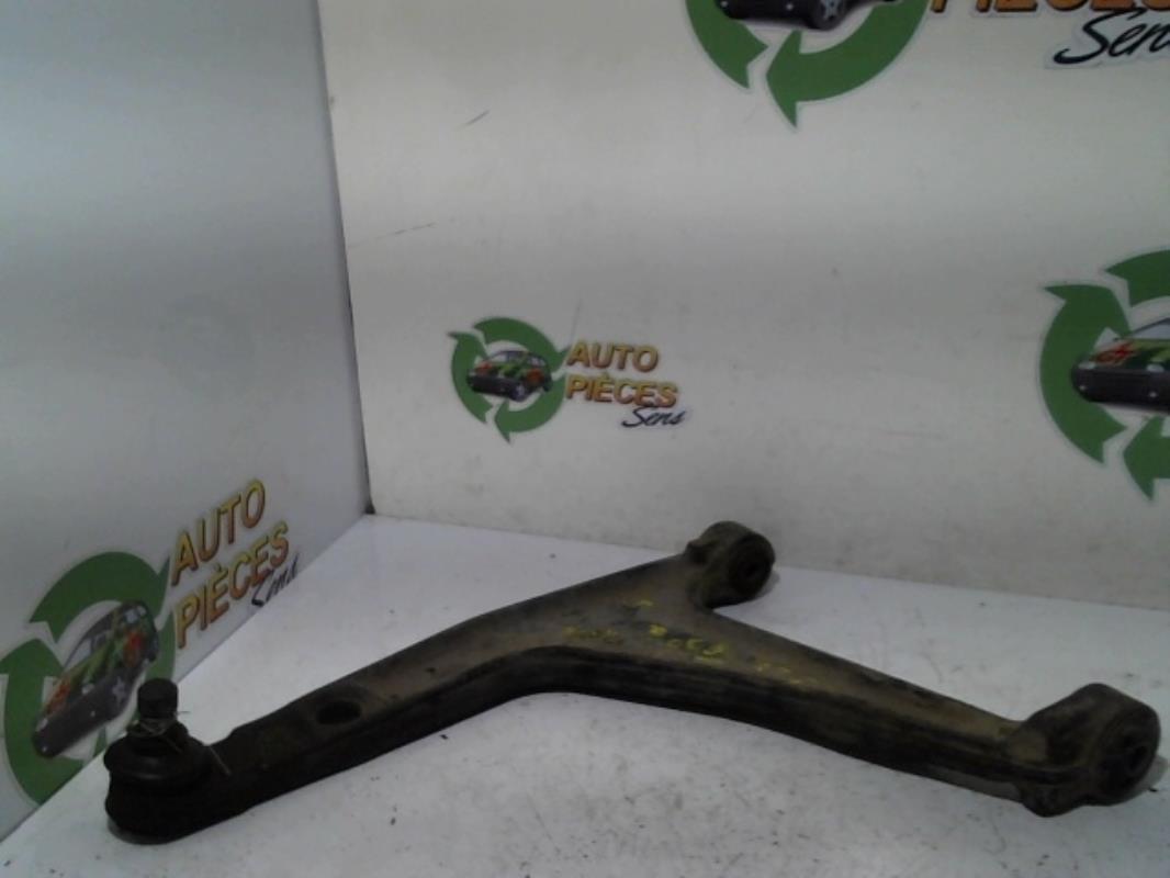 Triangle avant gauche PEUGEOT 205 PHASE 2  - 1