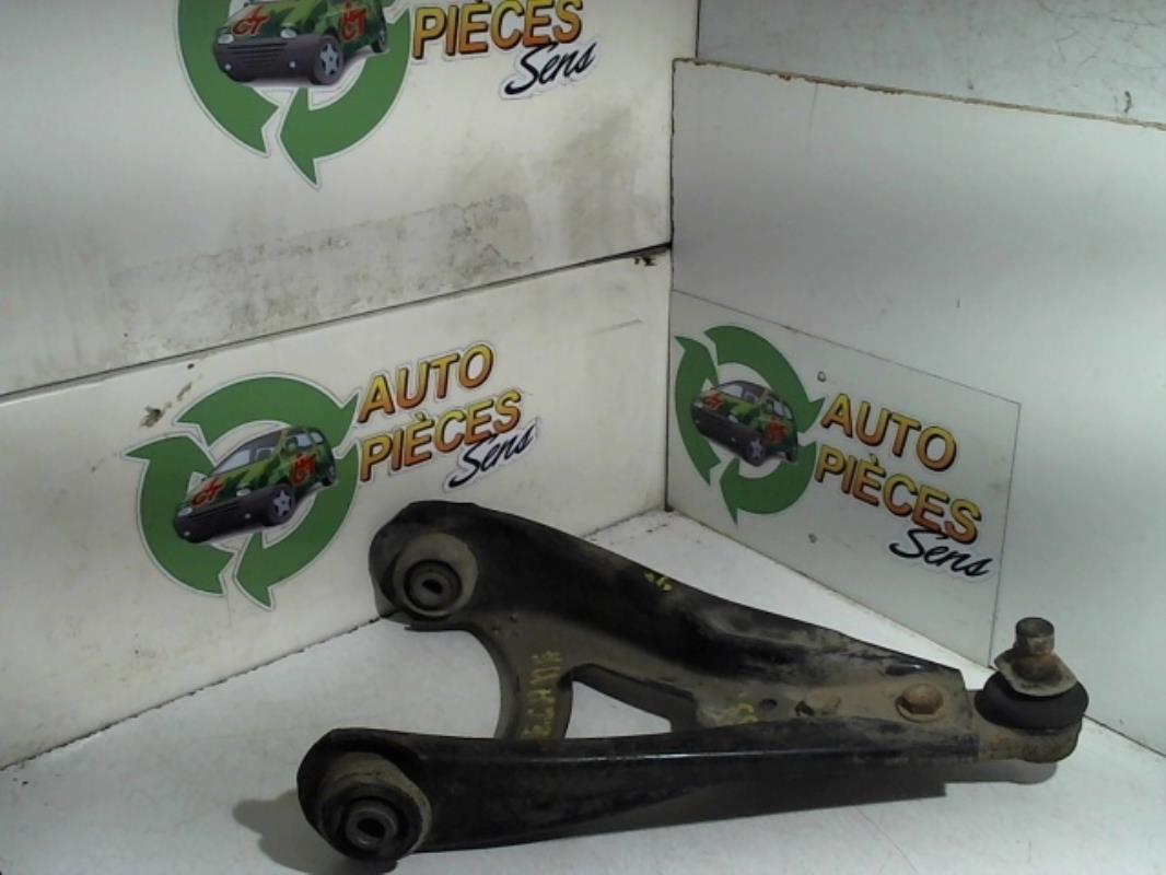 Triangle avant gauche RENAULT MEGANE 1 PHASE 1  - 1
