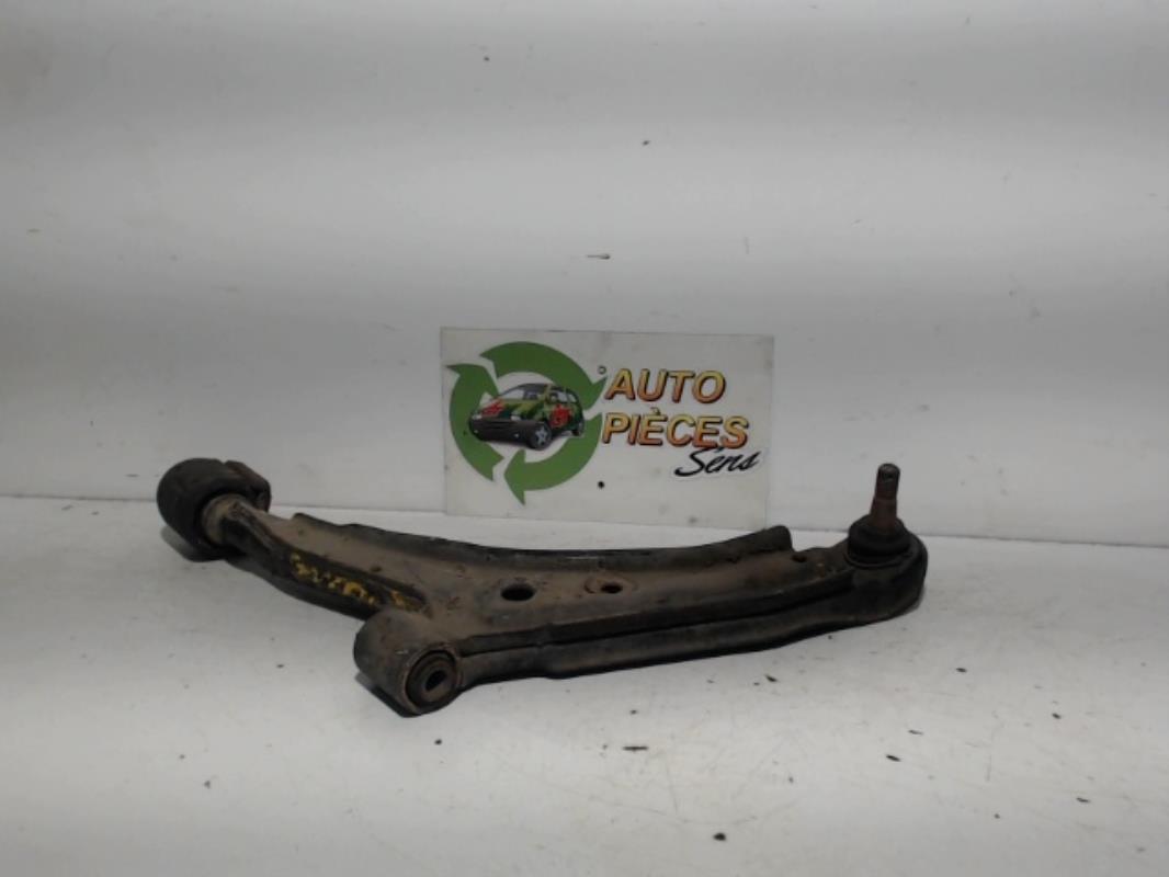 Triangle avant gauche NISSAN SUNNY 2  - 1