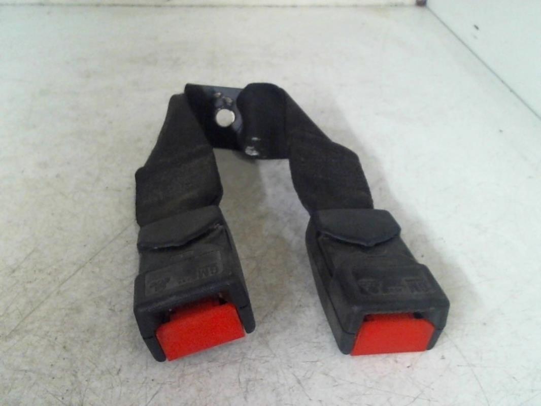 Attache ceinture arriere centrale OPEL CORSA A  - 1