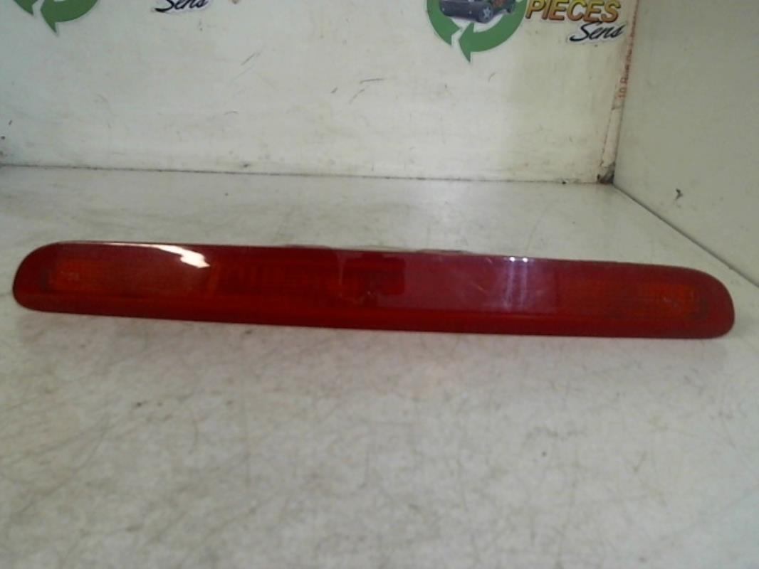 Feu arriere stop central RENAULT LAGUNA 2 PHASE 2 Essence - 1