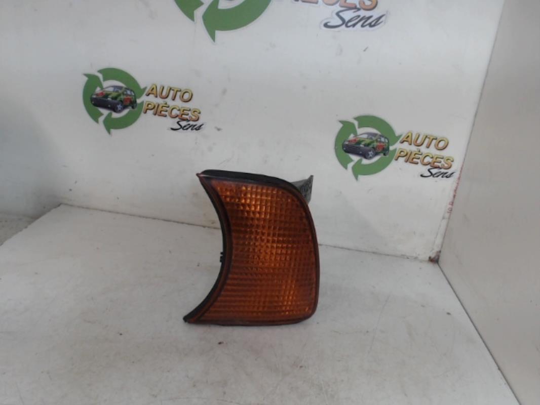 Optique avant secondaire gauche (feux)(clignotant) BMW SERIE 5 E34 Diesel - 1