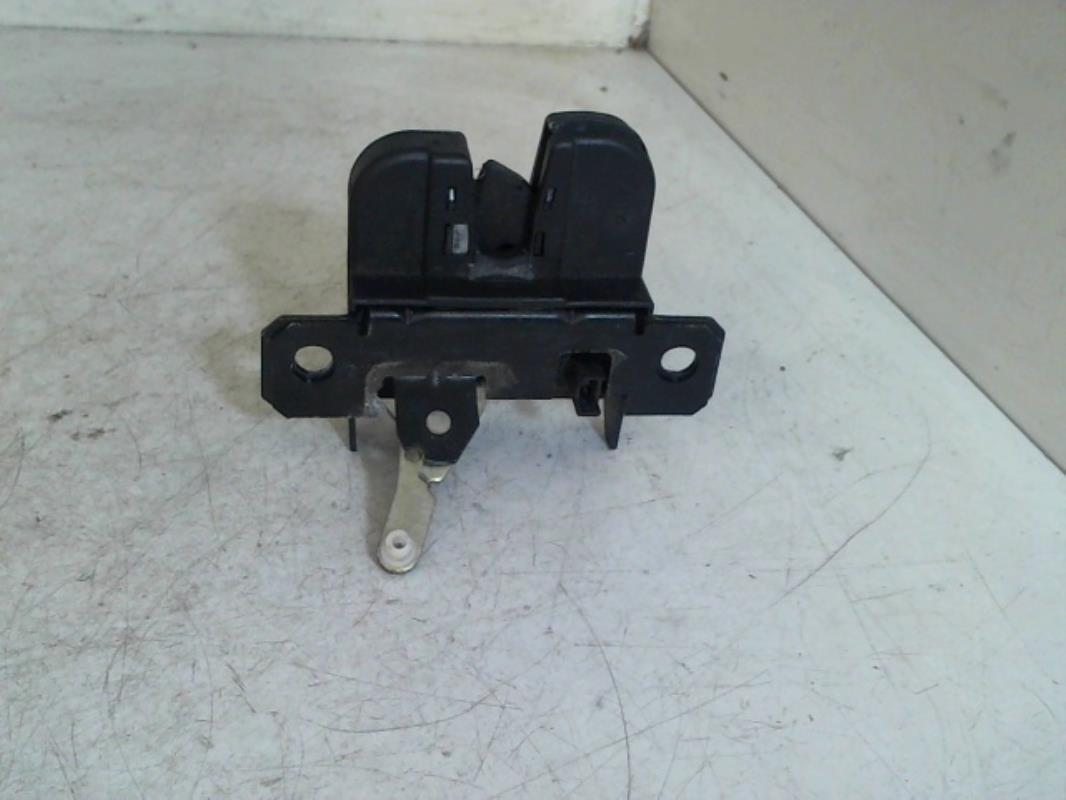 Serrure de coffre VOLKSWAGEN GOLF 4  - 1