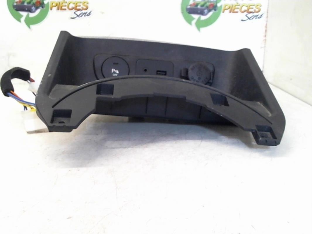 Console central (interieur plastique) KIA SPORTAGE 3 PHASE 1 Diesel - 1
