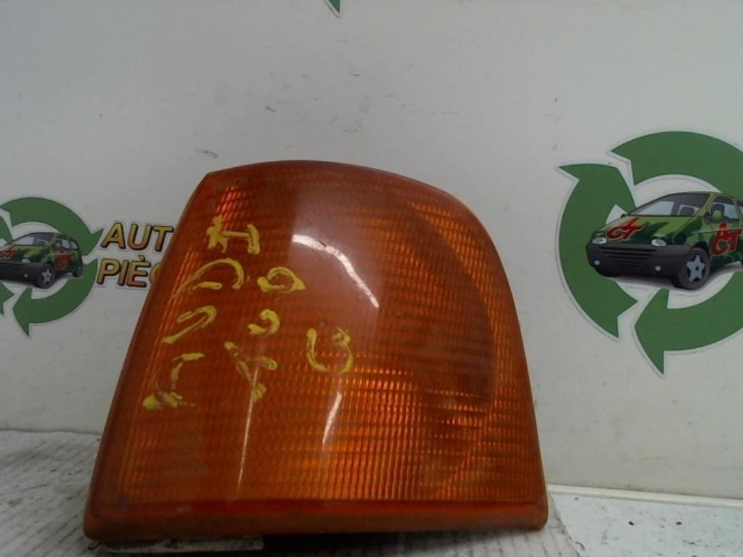 Optique avant secondaire gauche (feux)(clignotant) AUDI 100 1  - 1