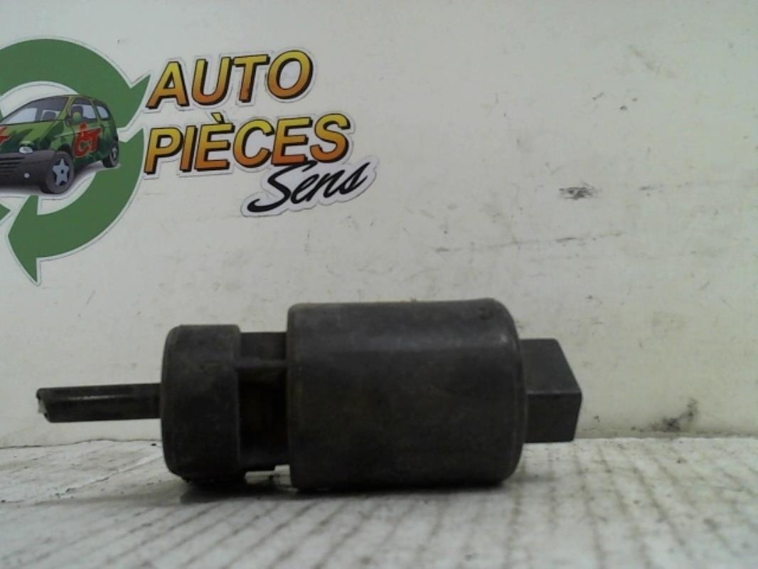 Pompe lave glace avant RENAULT R19  - 1